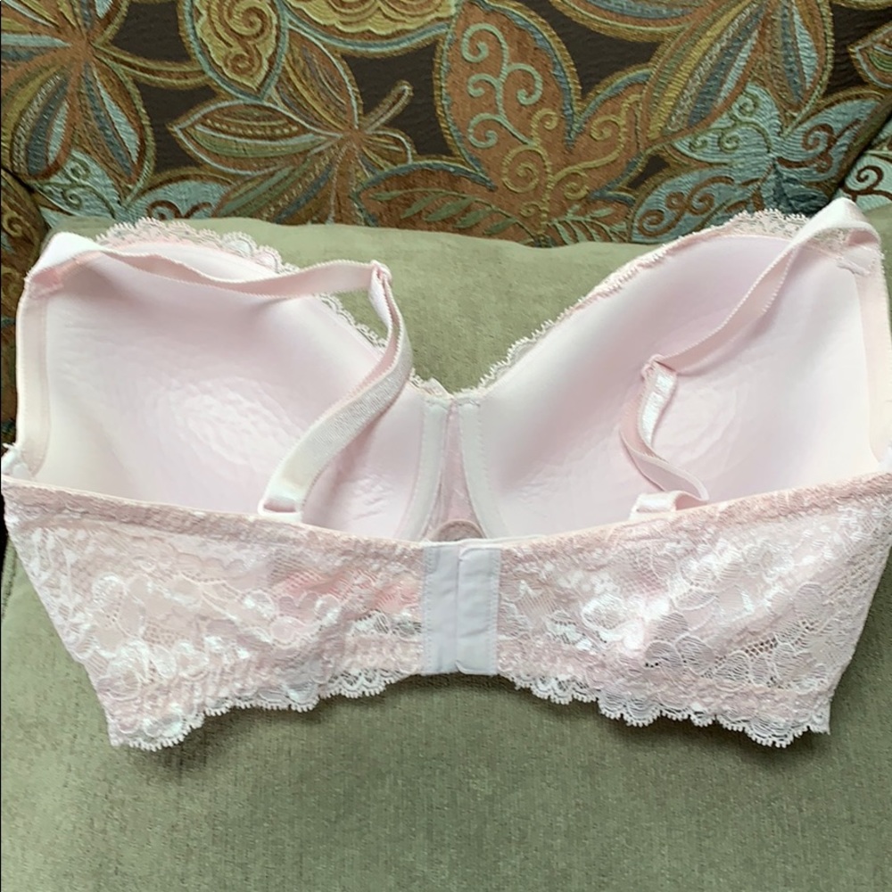 VS Bra a pink stain is on one side; bra washed;